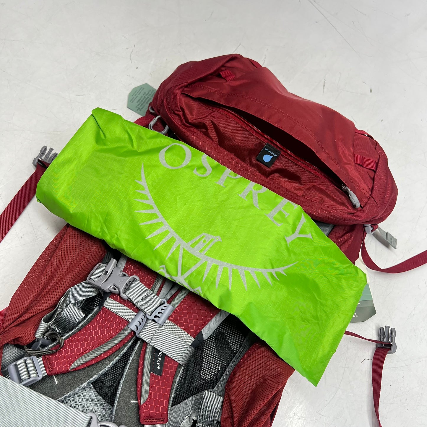 OSPREY Ariel 55L Pack Custom Fit Women's Sz L Torso Adjust Claret Red 10002887