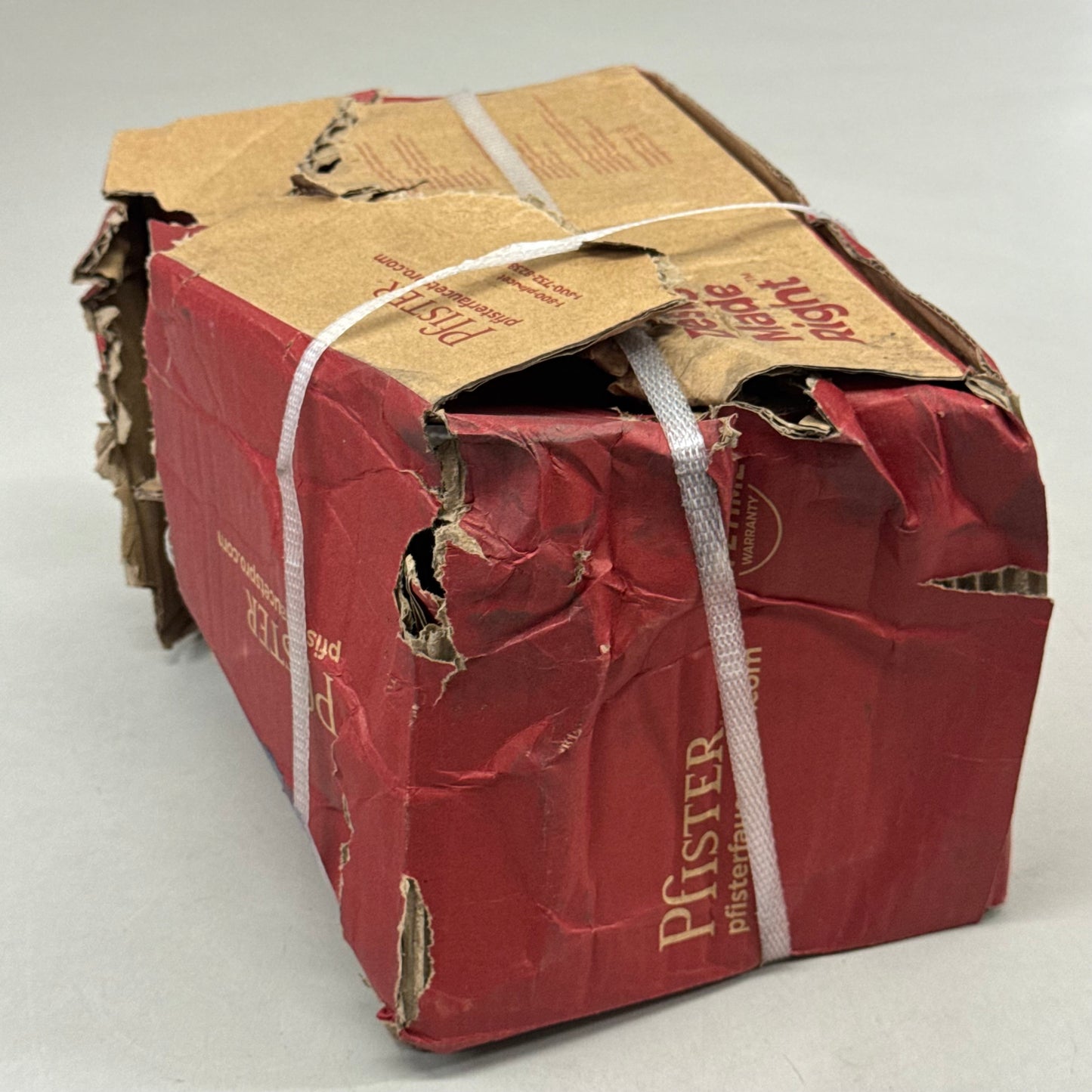 PFISTER Weller Centerset Lavatory Faucet With Pop-up 4" Matte Black LG48-WRPB (New Other)