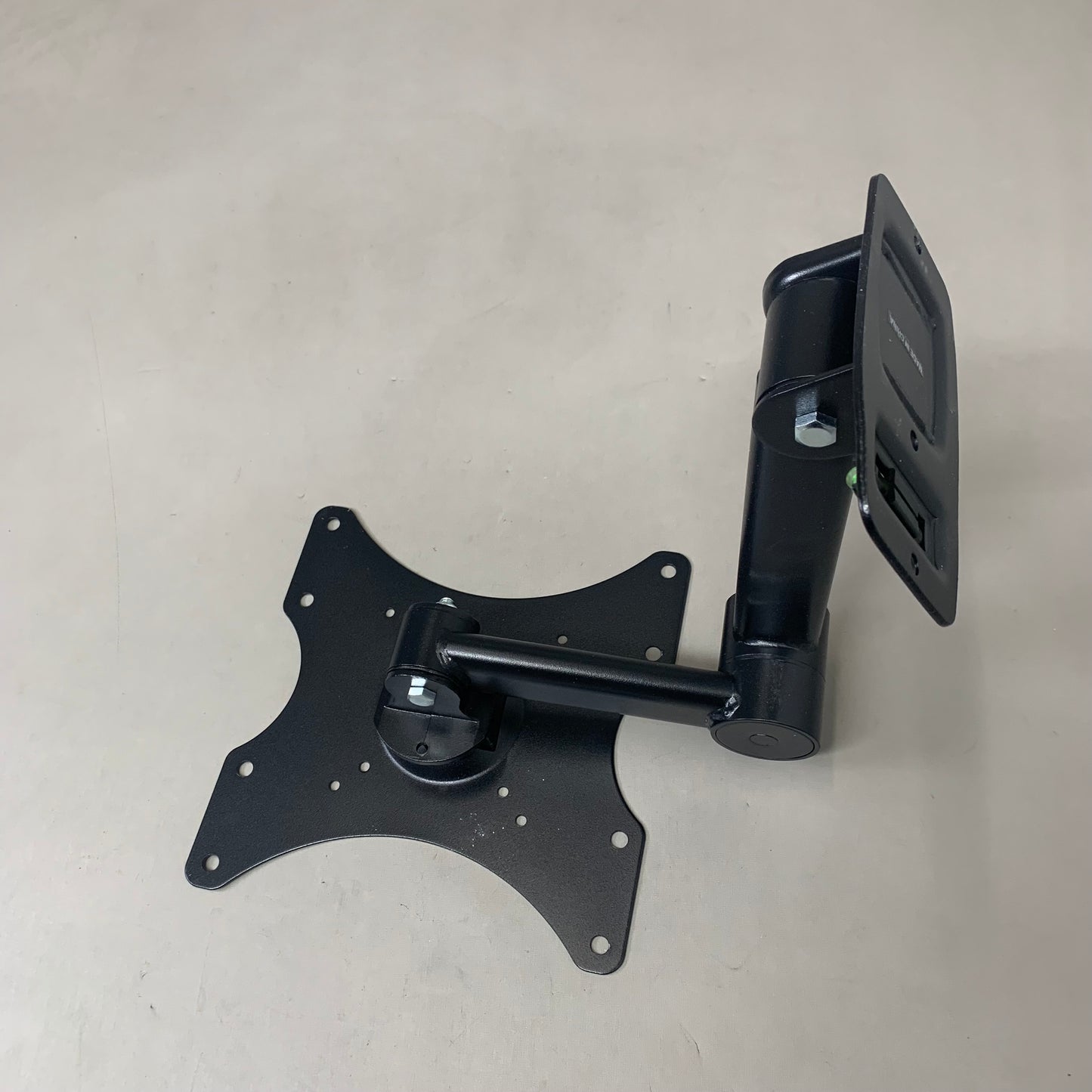 MOUNT-IT Full Motion TV Wall Mount Holds 360 Rotation 42" & 44 Lbs Black MI-4151