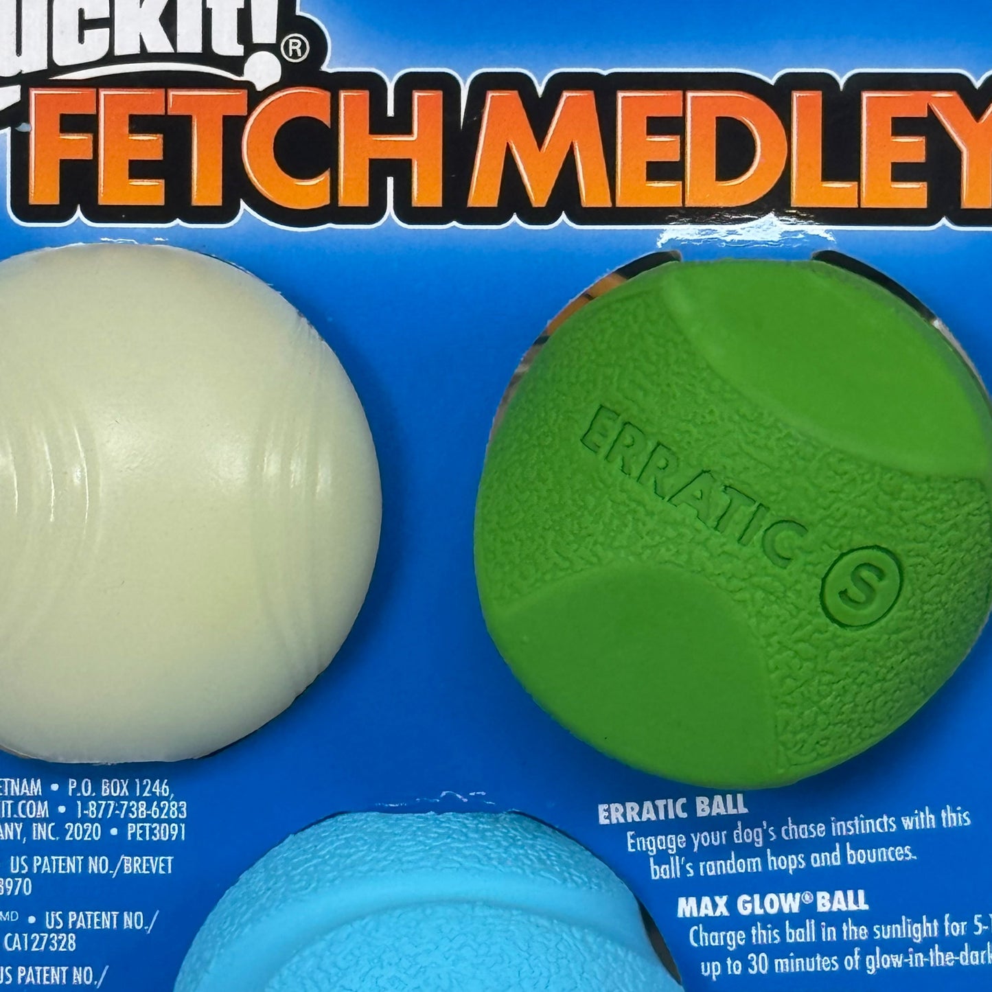 ZA@ CHUCKIT! Fetch Medley For Small Dogs Pack of 3 Balls Blue, Green, Glow HKDH23205B C