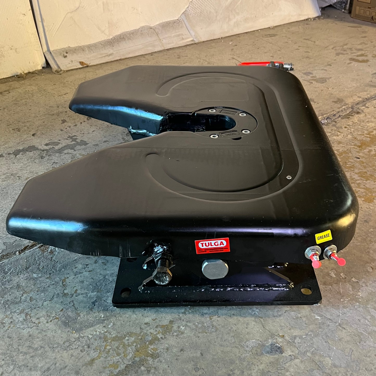 TULGA T10 Fifth Wheel Hitch 36k for Chassis Sz 21"W x 27"L x 6"H