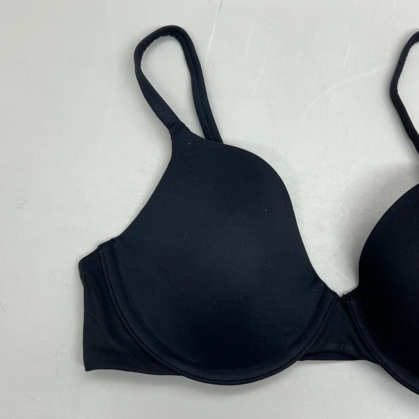 SKIMS Buttery Soft Fits Everybody T-Shirt Bra Women's Sz 32C Onyx BR-TSH-0023