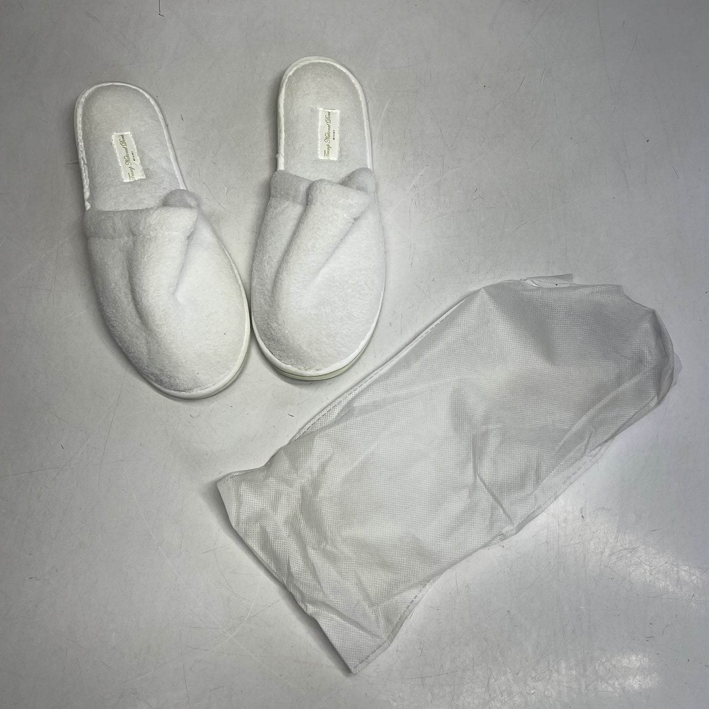 TRUMP NATIONAL DORAL MIAMI Spa Slippers  Men's Sz 12 Women's Sz 14 White