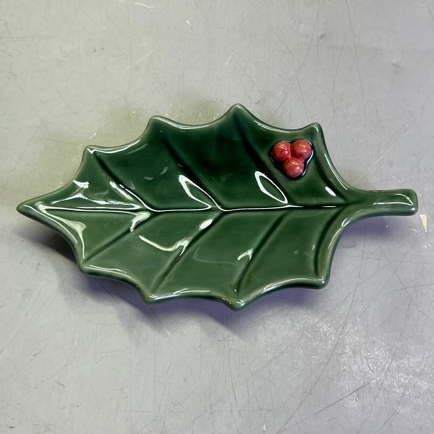CREATIVECO-OP Stoneware Holly Dish Sz 7-1/2"L x 4-1/4"W, XS6185