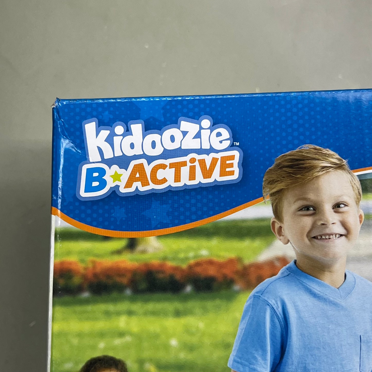 EPOCH Kidoozie B Active Squeaky Pogo Jumper Indoor & Outdoor Toy Red Blue G02404