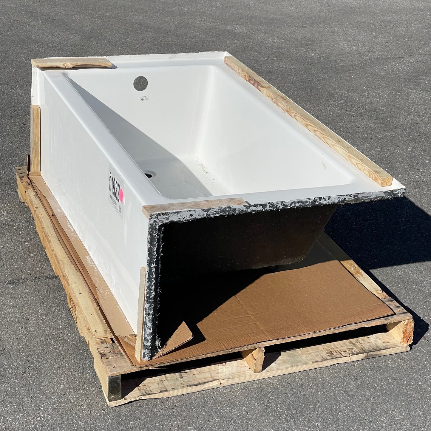 ZA@ Pallet of DREAMLINE Prism Acrylic Alcove Left-hand Bathtub 60” White BTPM6032XL00 (AS-IS)