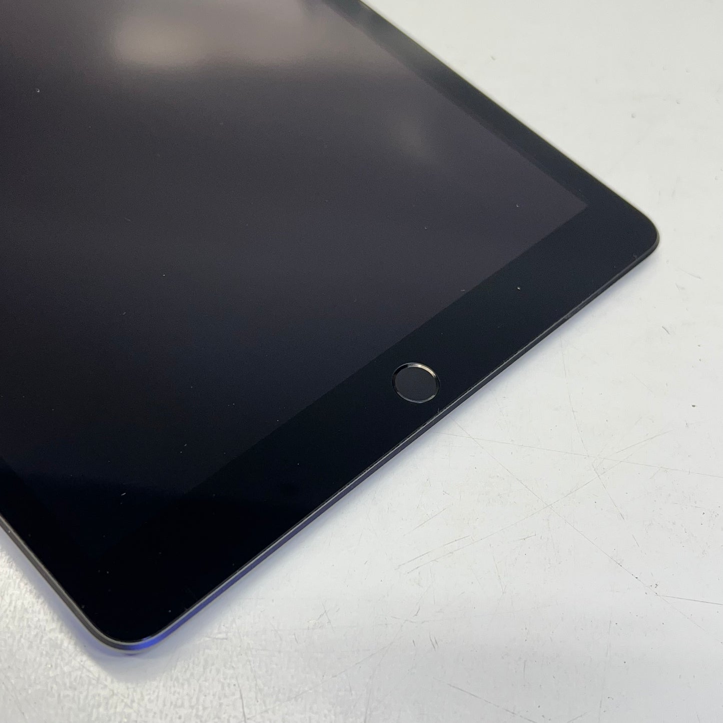 APPLE IPad 8th Generation 10.2" Display 32GB Black For Parts