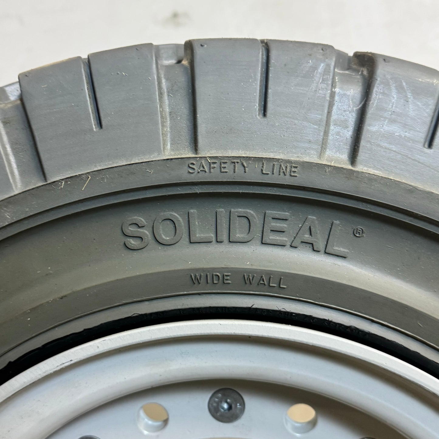 SOLIDEAL MAGNUM Forklift Tire (2 Pack) Sz 25 x 7-12/5.00 Grey 9.1064.13611