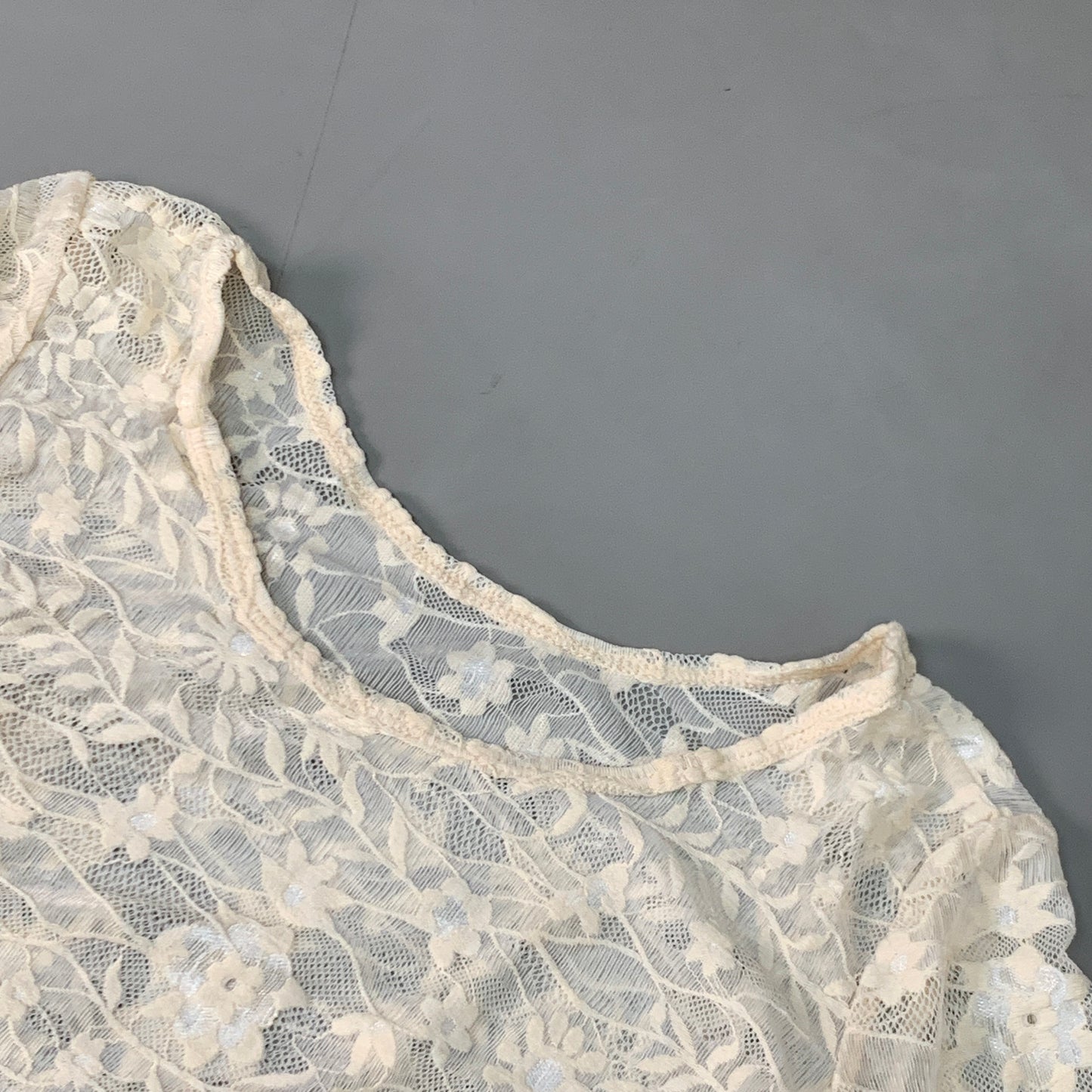 HALFTEE Full Lace Long Sleeve Nylon & Spandex Blend Floral Creme L (22)