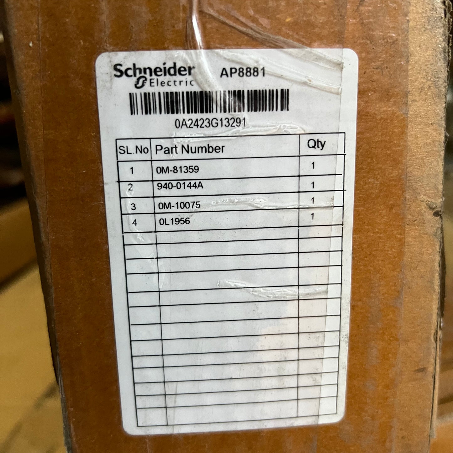 APC SCHNEIDER ELECTRIC Rack Pdu Metered 16A Sz 70.51"H x 2.20"W x 1.73"D AP8881