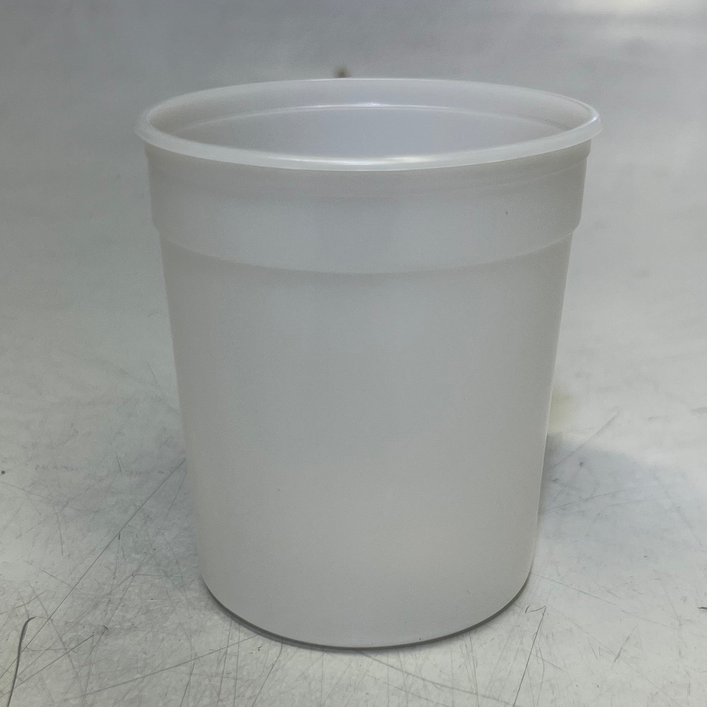 GLOBE (100 PACK) Multi-Purpose Container, Economy Style, Separate Snap Lid 8 oz 271009