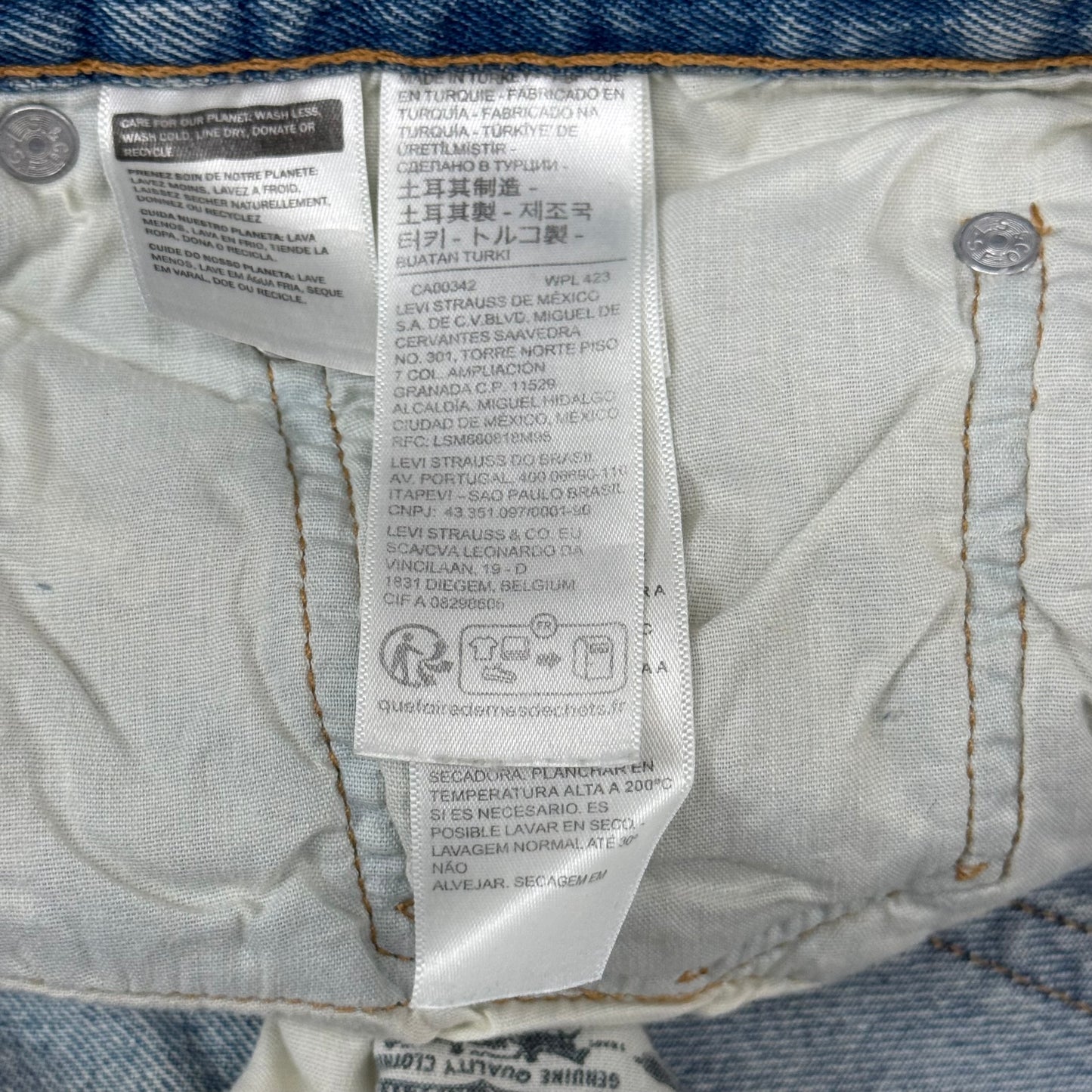 LEVIS 501 Original Fit High Rise Shorts Women's Sz 32 Vague Finish Medium Wash