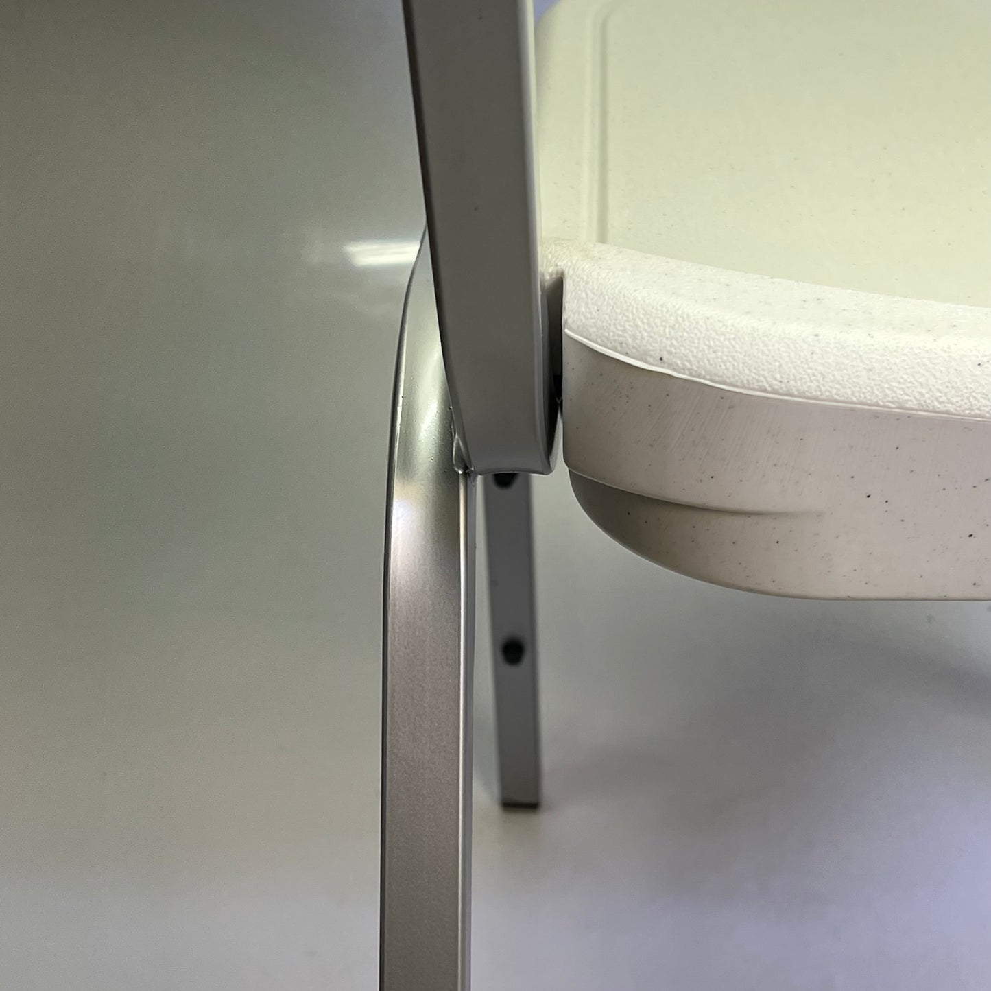 ICEBERG (4 PACK) Rough & Ready Stackable Chairs Supports 300lbs 31"x22" White