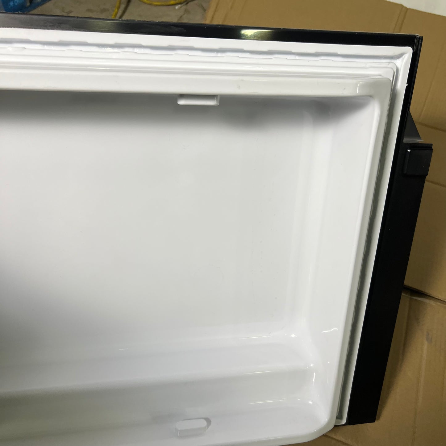 ZA@ SAMSUNG Right door for refrigerator Model: ? Gray Sz 68”x21”x5” (AS-IS Minor Damage)