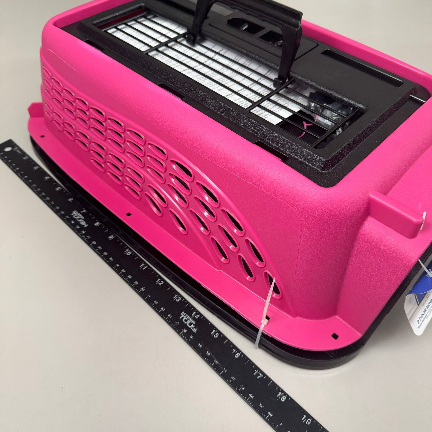 ZA@ PETMATE Easy to Assembly 2 Door Dog & Cat Kennel Made in USA 10 lbs Pink 21227 A