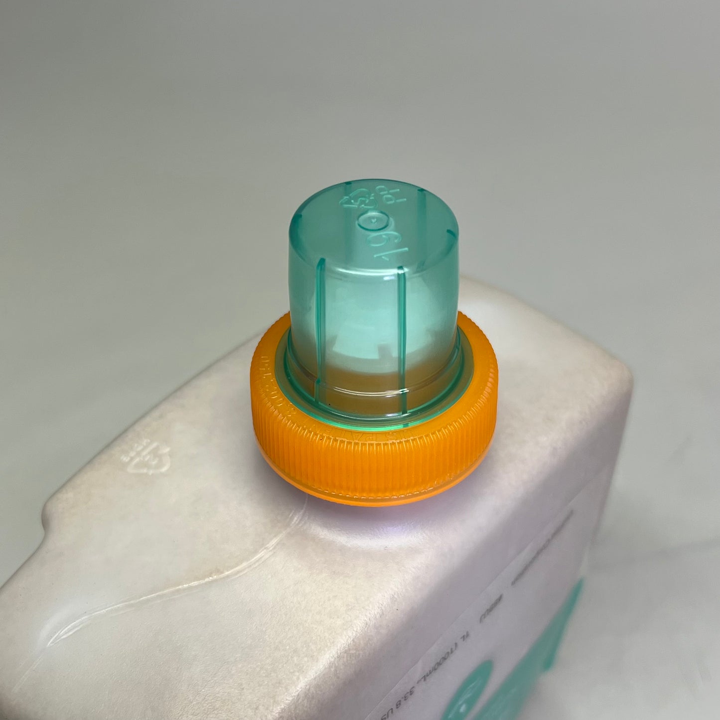 UNIFIRST CORPORATION (8 PACK) Dispensable Scented Heavy Duty Hand Scrub 1 L