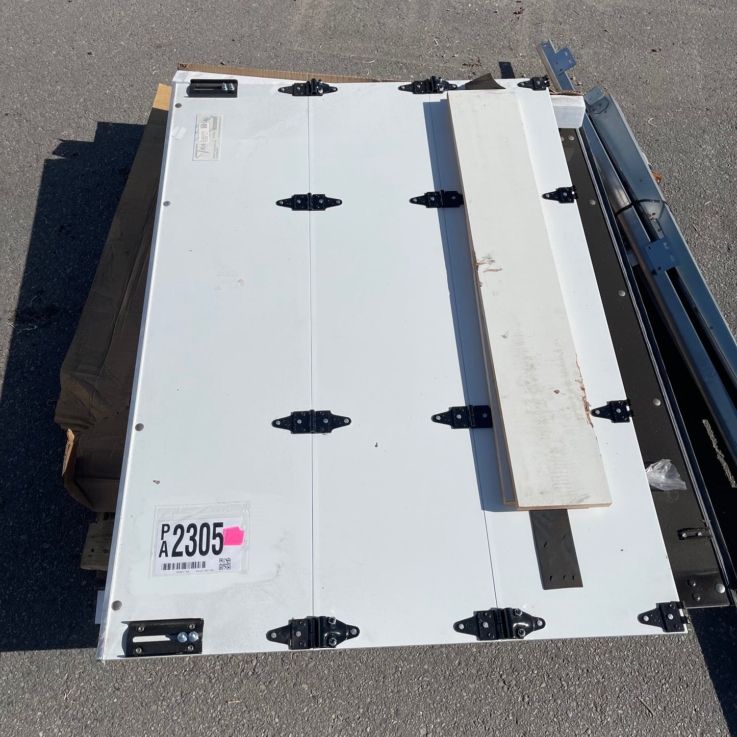 ZA@ Pallet of TRANSGLOBAL Roll-up Doors & Hardware White TGU-58.75X86X.25-UPS-WTO (AS-IS)