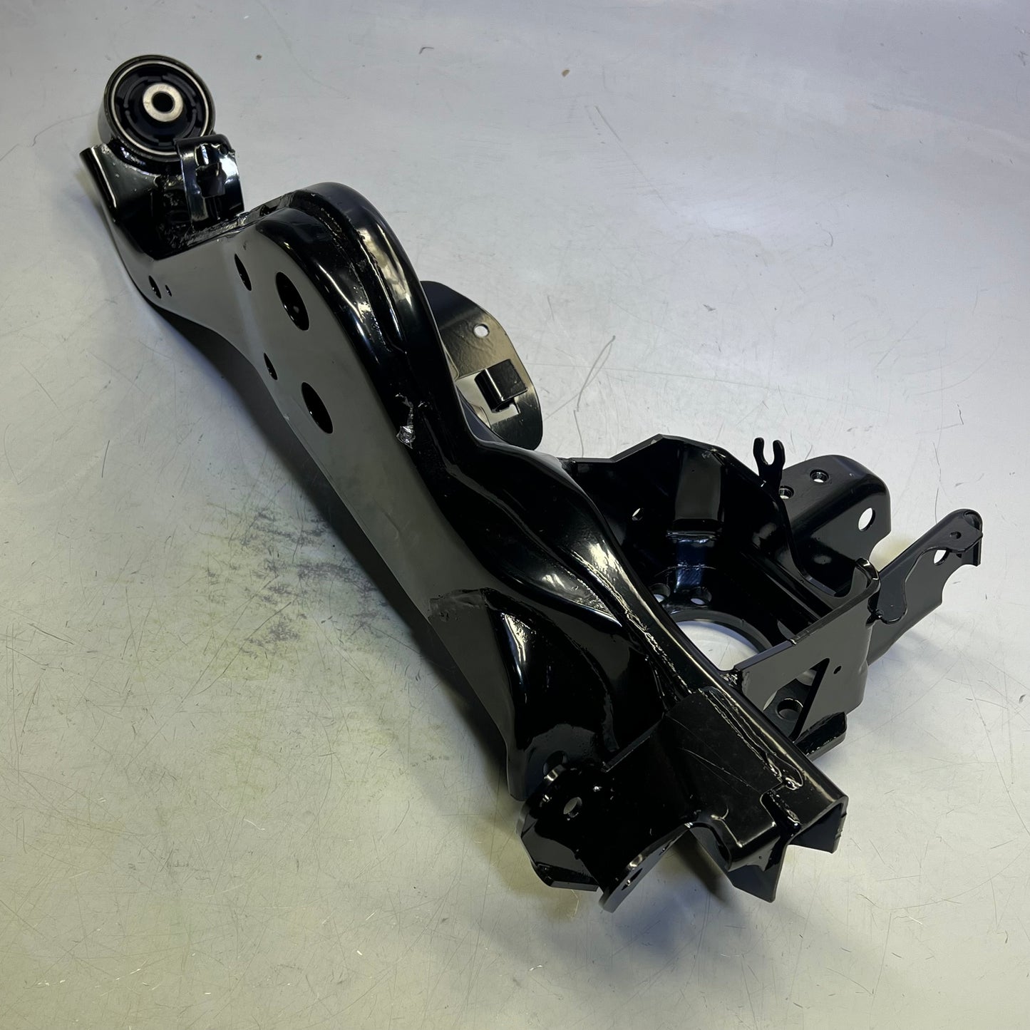 IMPORT DIRECT Chassis Trailing Arm For Nissan Rogue Vehicles Black NSN-TRA0002