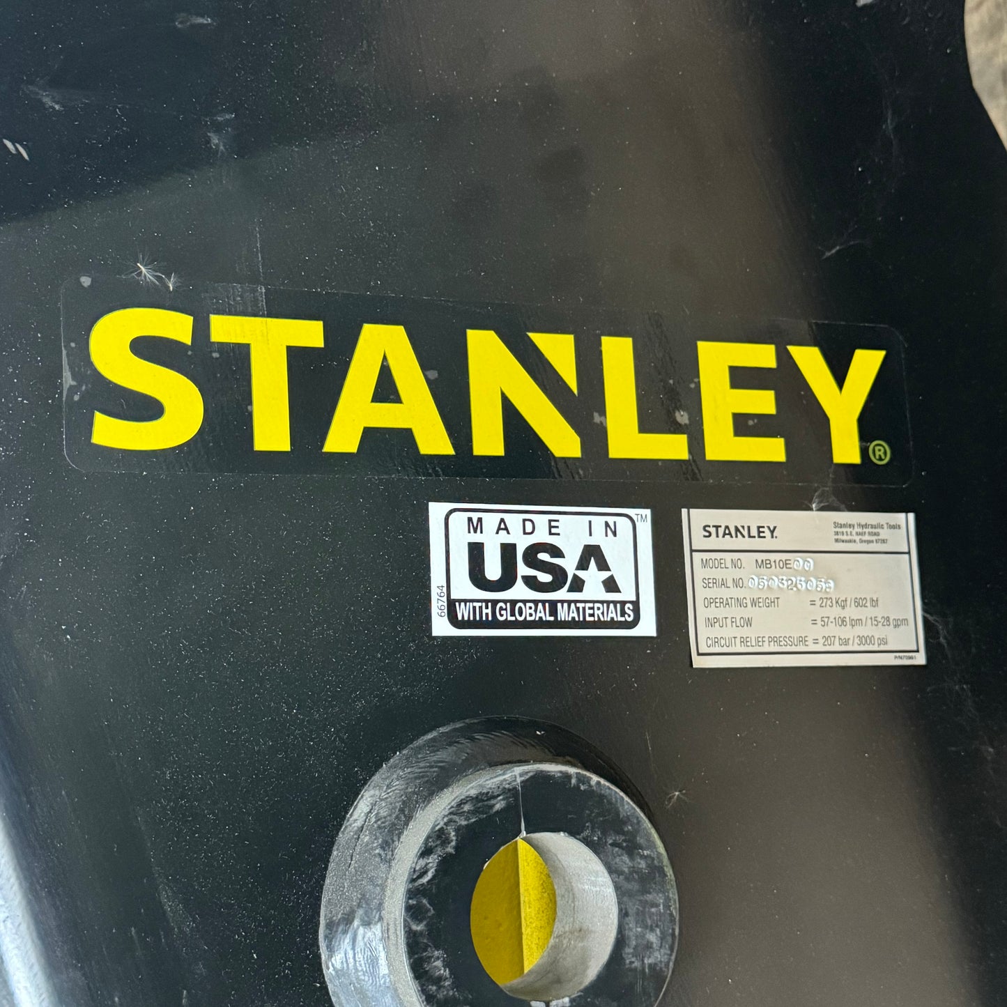 STANLEY Mounted Hydraulic Breaker w/ Skid Steer 4-Position Cradle Bracket MB10E