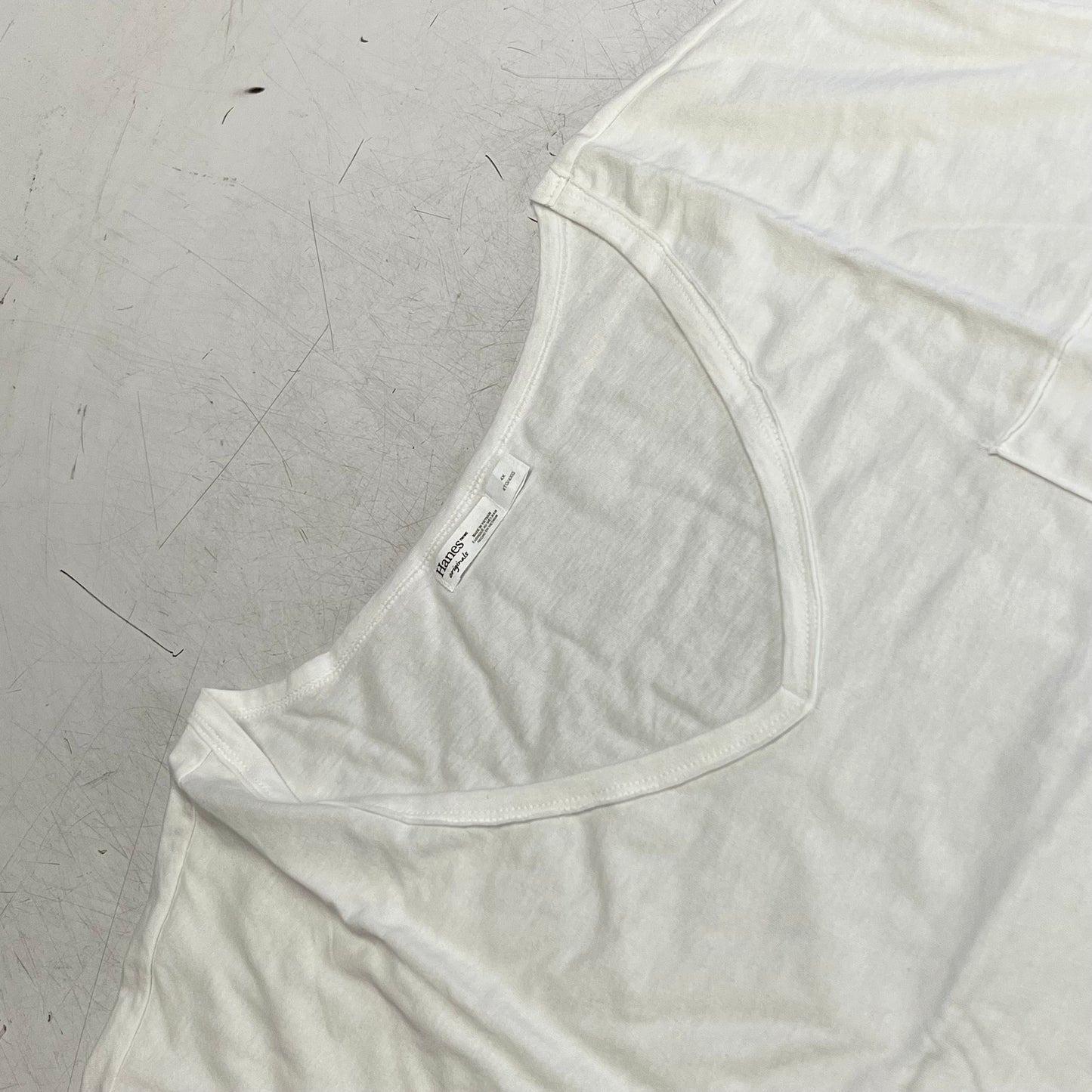 HANES Originals V Neck Tee Shirt W/ Chest Pocket Women's Sz 2X White 0G159P