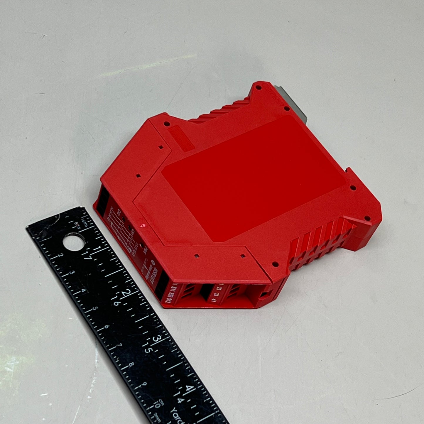 ALLEN BRADLEY Safety Relay Automatic/Manual 24VAC/DC 50/60 Hz 440R-N23126