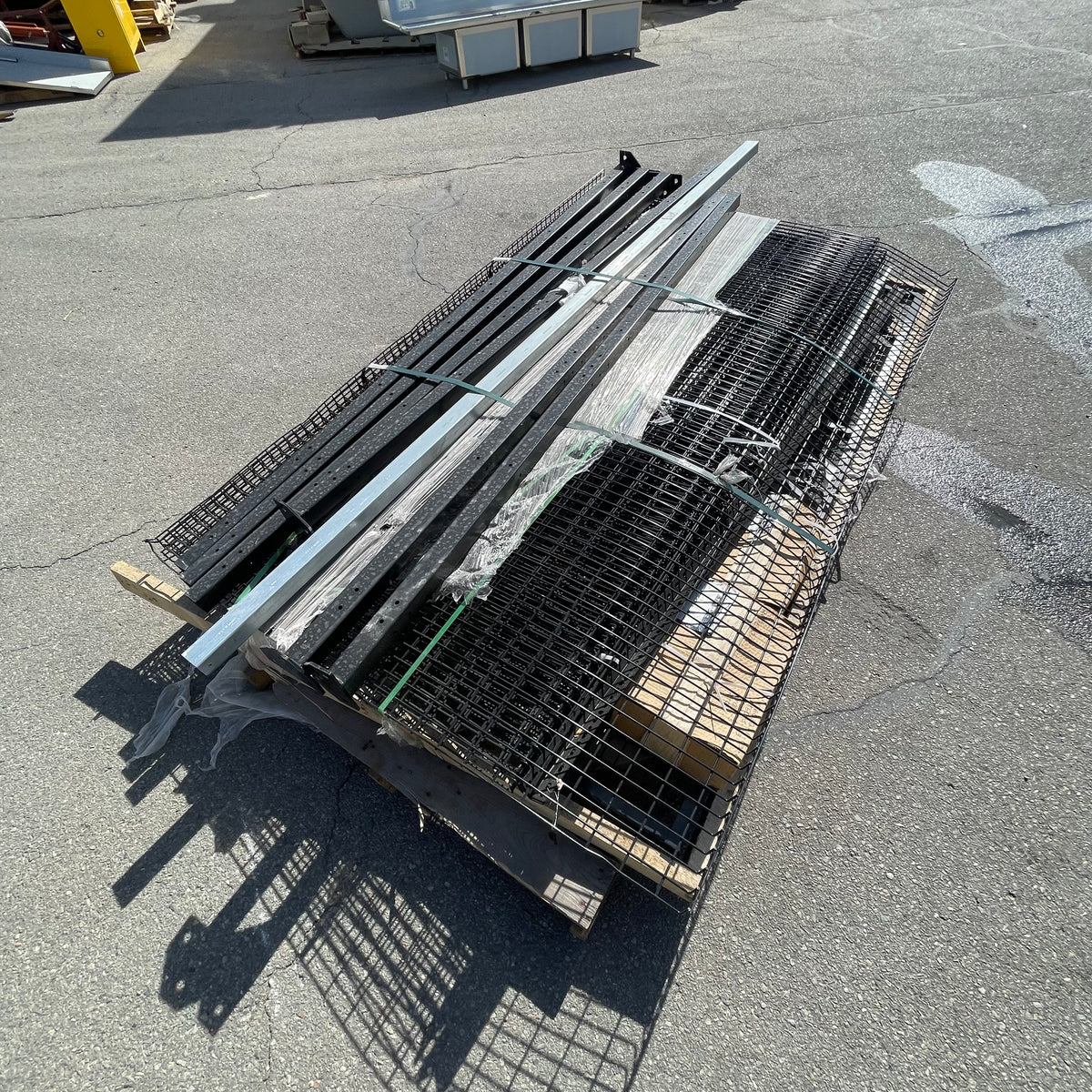 ROBOGUARD Steel Wire Mesh Fence Panels and Posts Jet Black RAL9005 (Good)