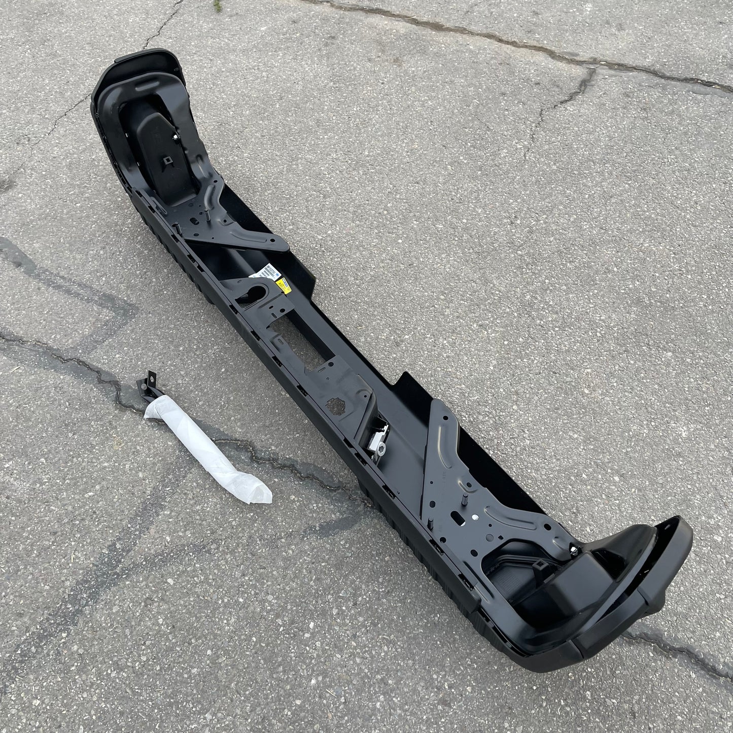 ZA@ Pallet of DIAMOND STANDARD Rear Bumper for Chevy Silverado 2500 (2019-2021) GM1103227DSC (AS-IS)