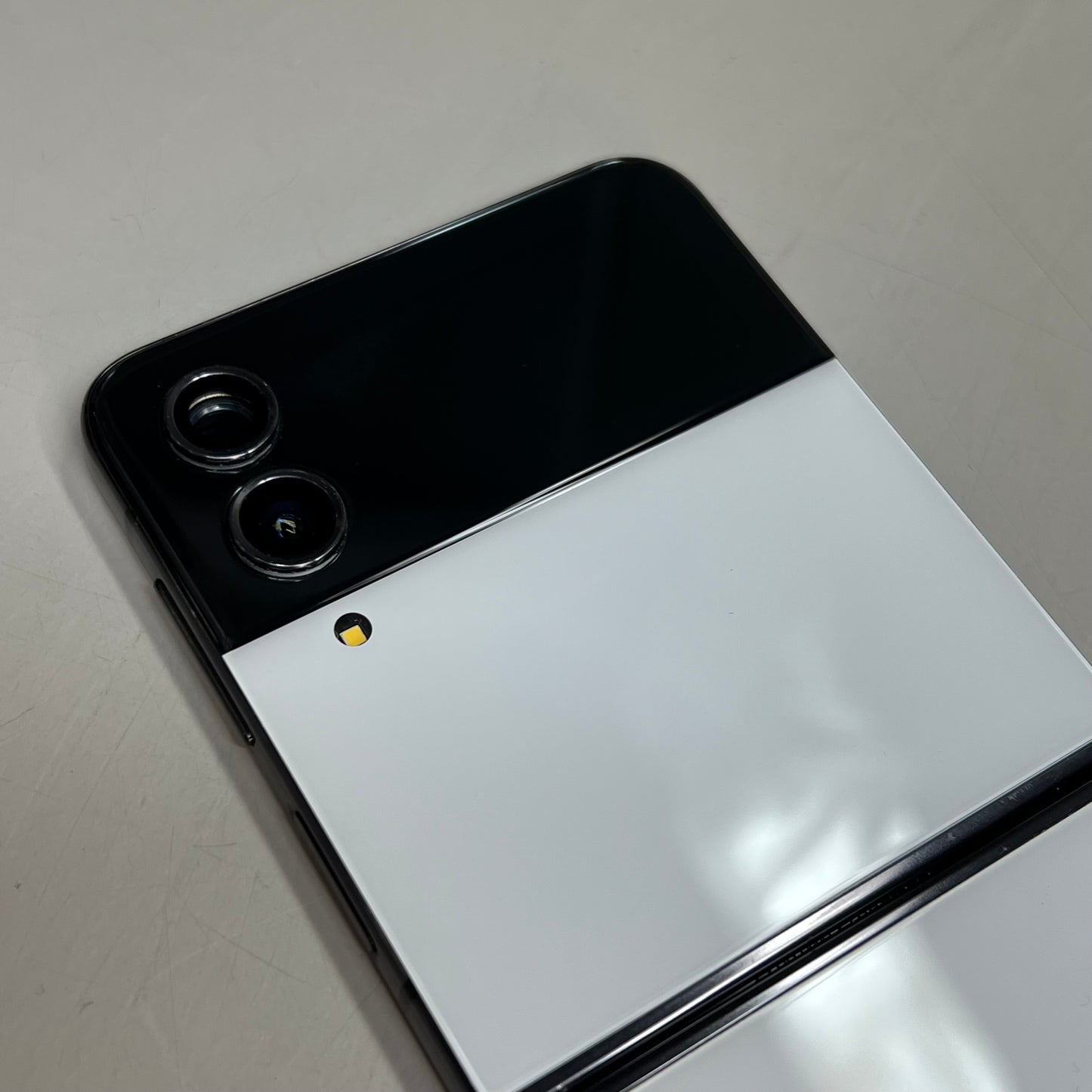 SAMSUNG Z Flip 4 Smartphone 128GB 6.7" Display White (Pre-Owned)