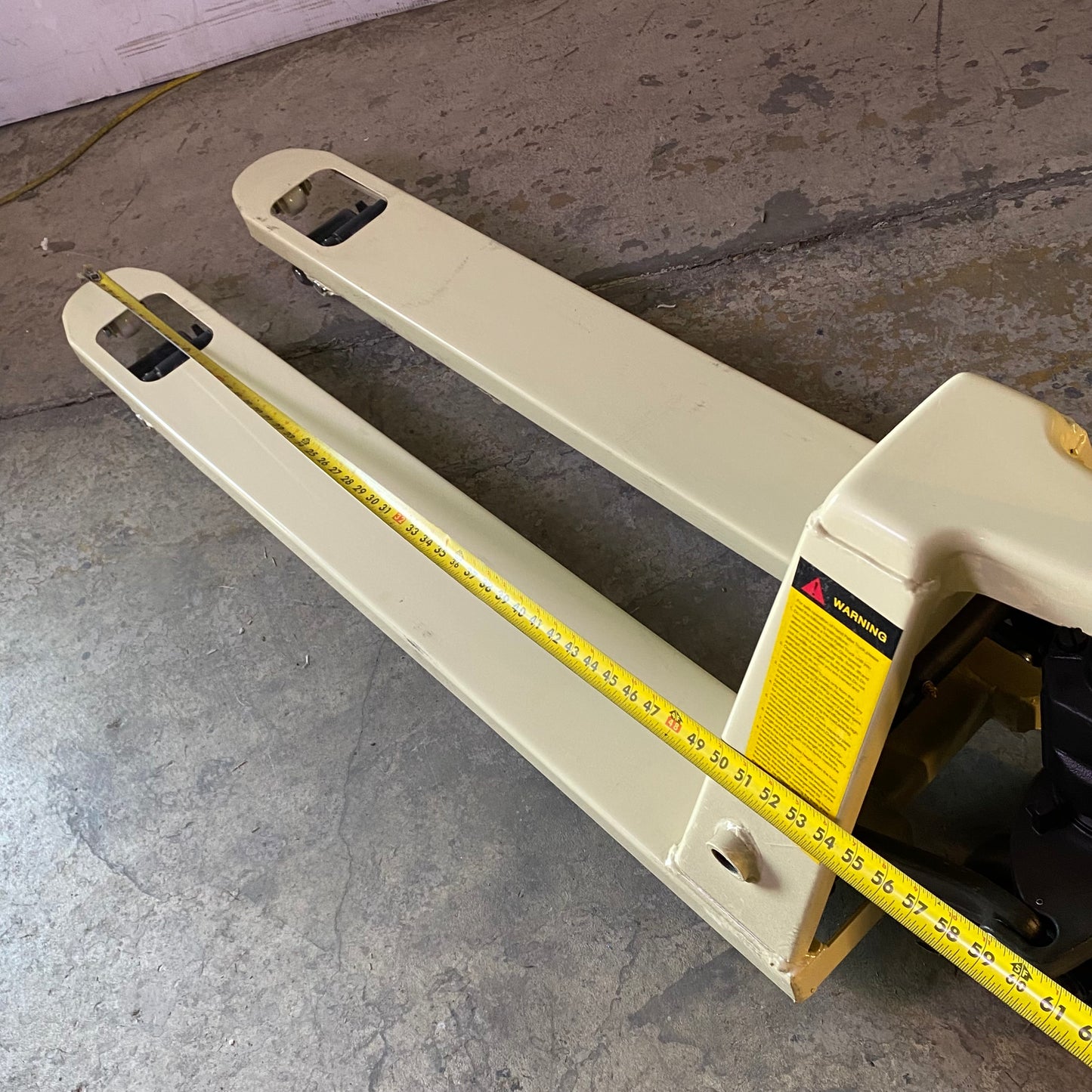 WESCO CP3 Manual Narrow Pallet Jack, 5500 lb. Capacity Sz 18"W x 48"L Forks - Beige 272854