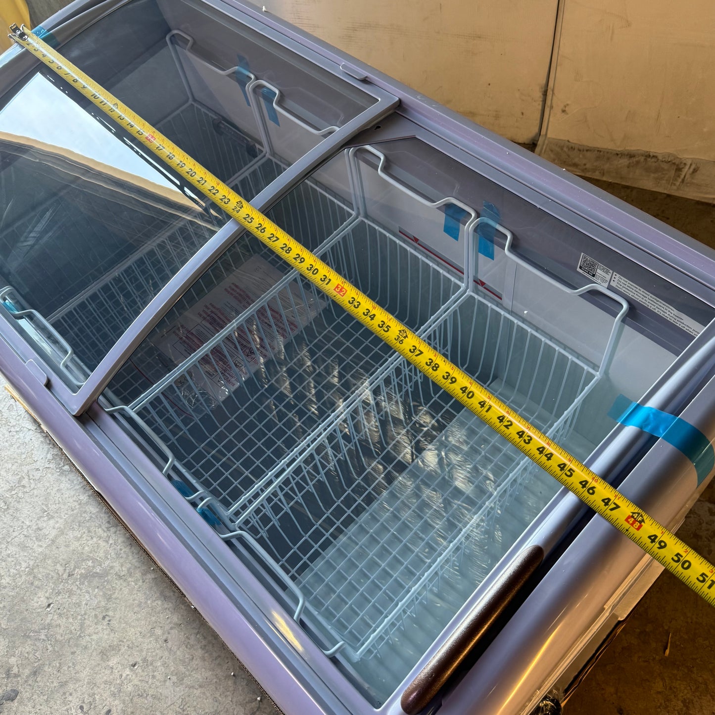 AVANTCO Customizable Curved Top Display Freezer 49-5/8" DFC13-|HCL (As-Is)