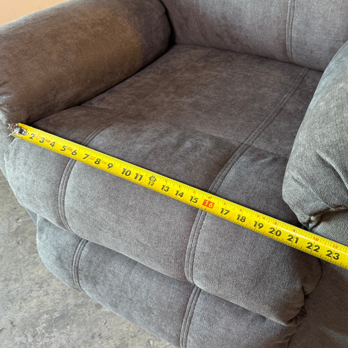 ZA@ Pallet of DAYTON Recline Furniture, Grey 63612-3465