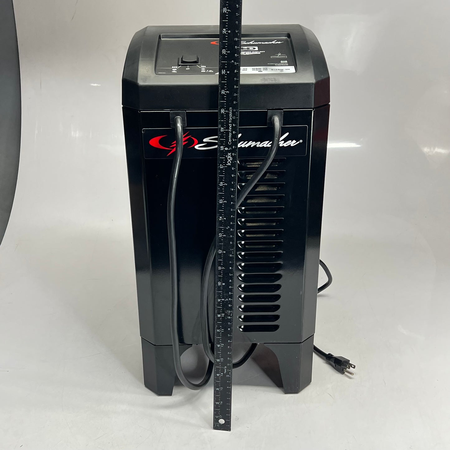 SCHUMBACHER Heavy Duty Wheeled Battery Charger 12/24 Volt 6-2/40/250 Amp SC1352