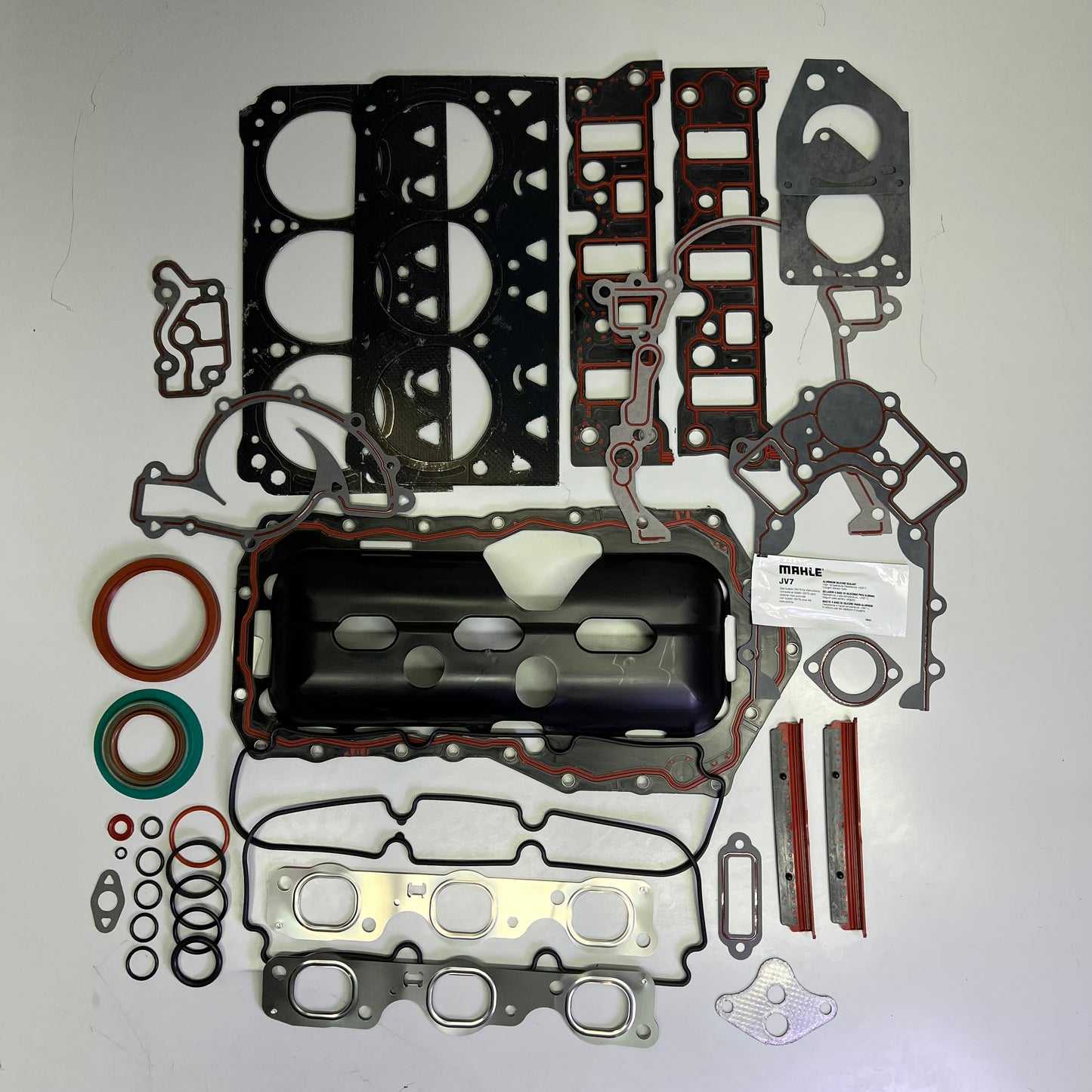 MAHLE Engine Gasket Set For Camaro 2000-02 & Firebird Made In USA 95-3558