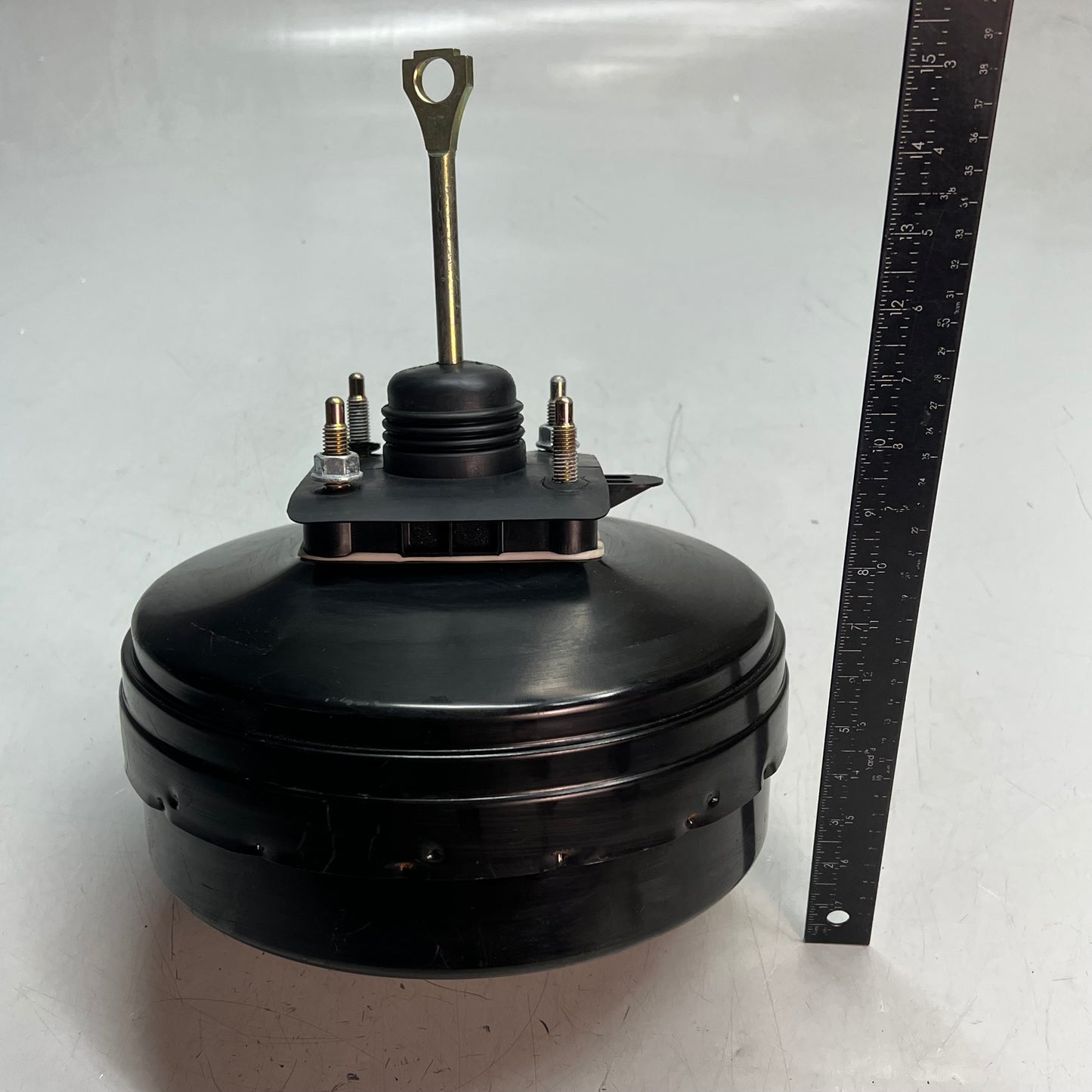 QUALITY BUILT Power Brake Booster Vacuum Standard Replacement B1340 (USED)