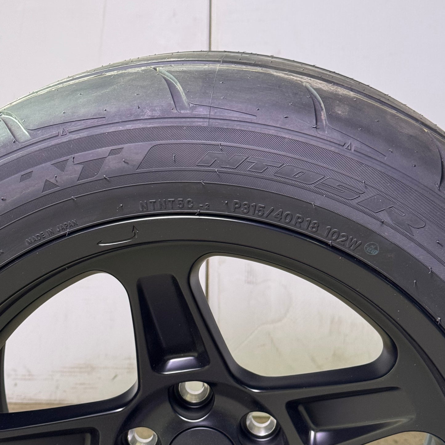 SRT (SET OF 4) Dodge Challenger SRT Demon Wheels & Tires Sz P315/40R18 102W, DOT 3M53917 Black