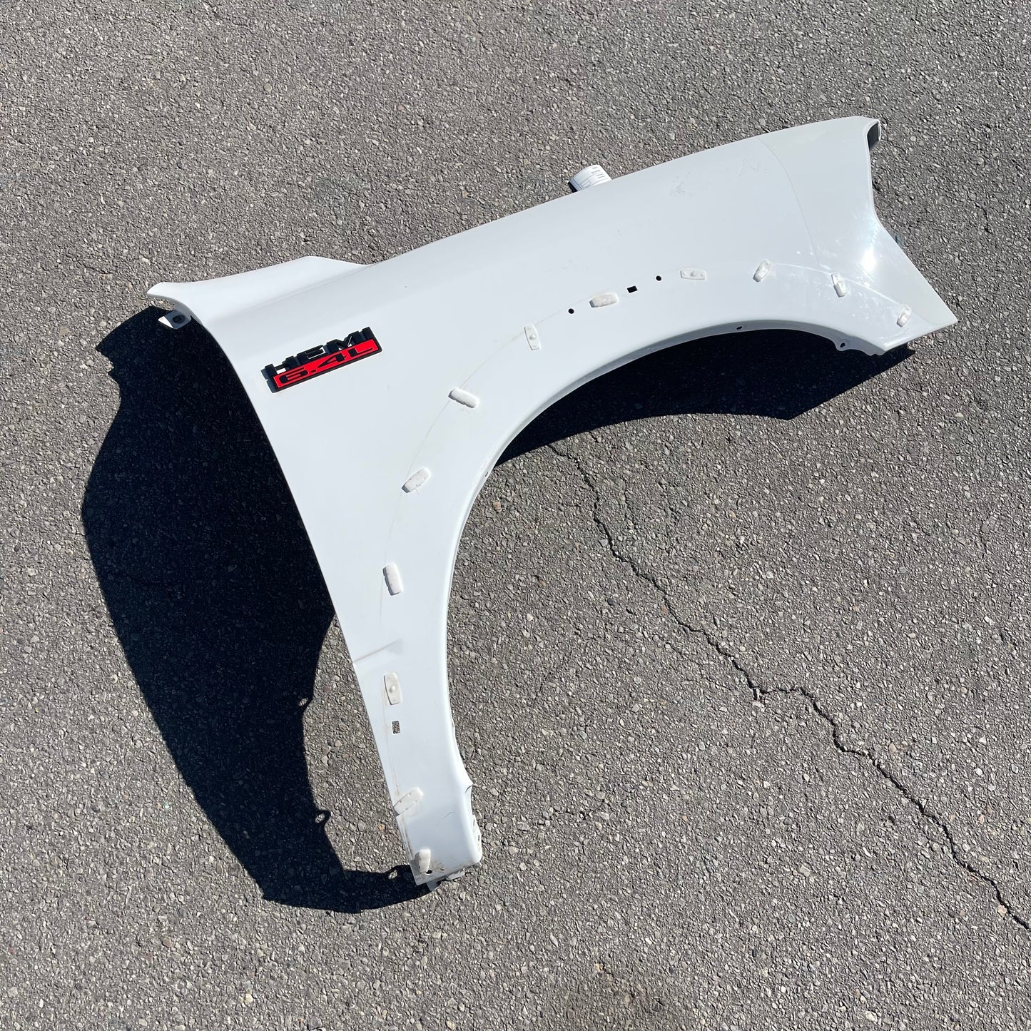 ZA@ Pallet of DODGE Front Right Fender for Ram Truck White (AS-IS)