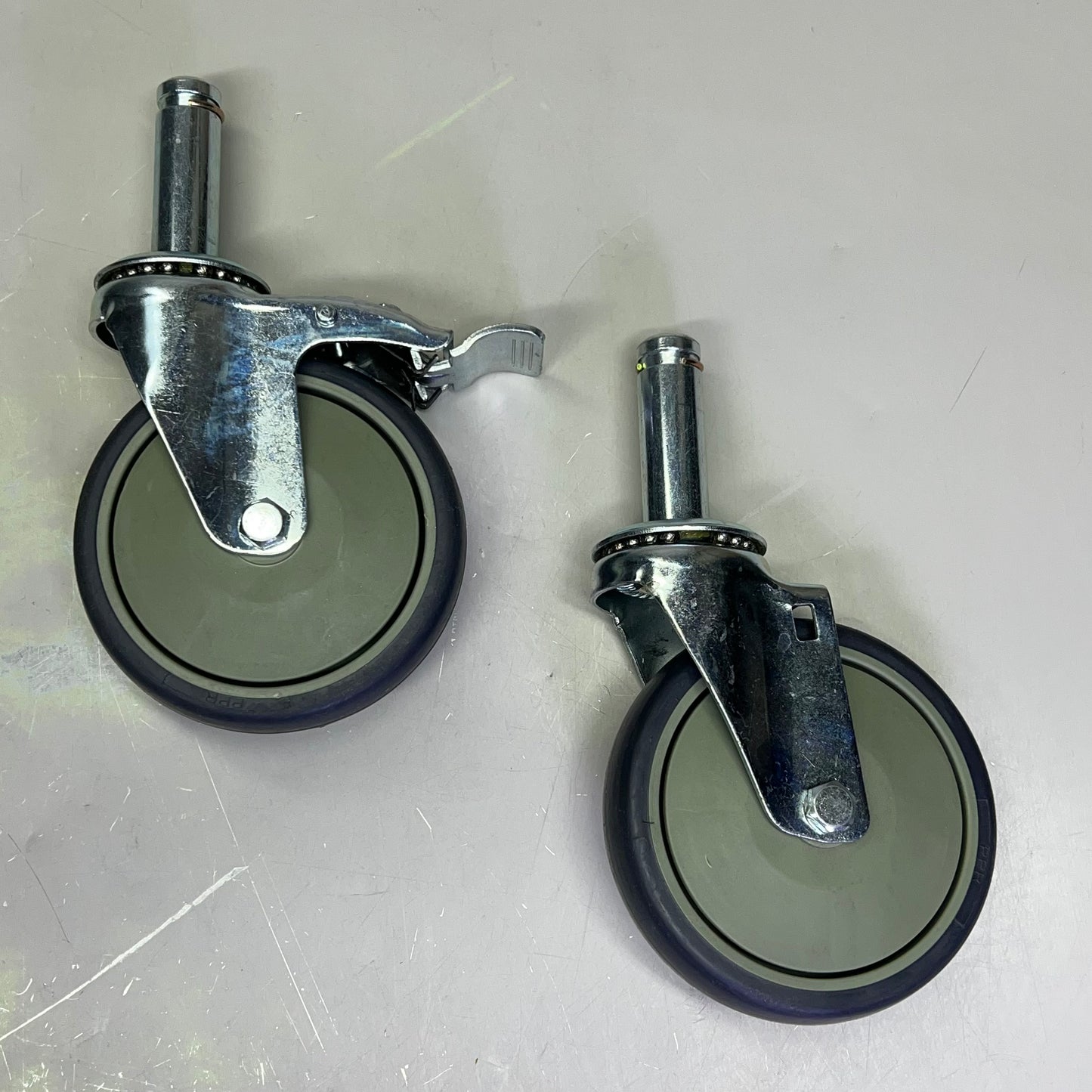 QUANTUM STORAGE Swivel Stem Caster Kit For Wire Shelving 5"x1"x1/4" WR-00H