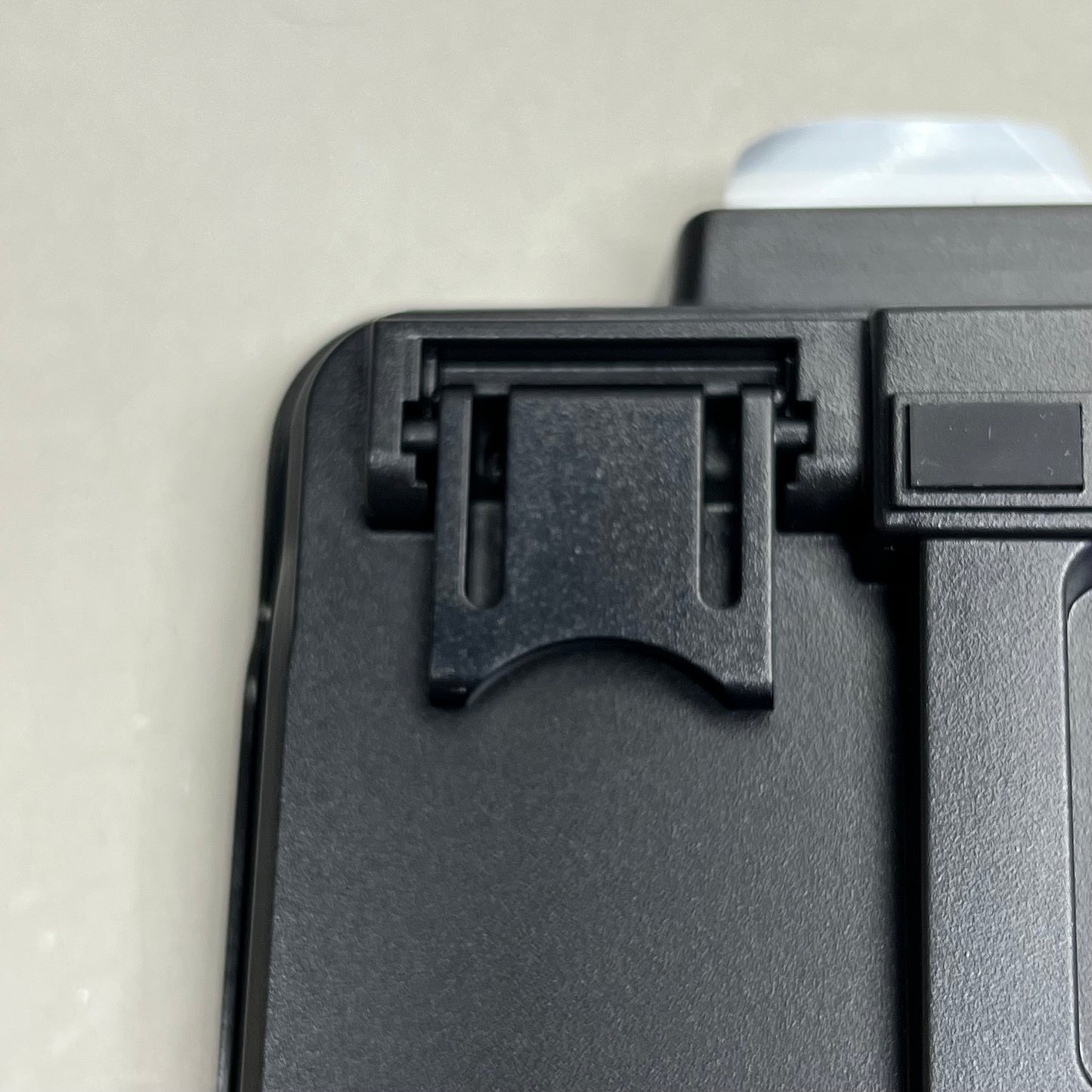 KENSINGTON Simple Solutions Wired Keyboard w/ Smart Card Reader Black K55115US