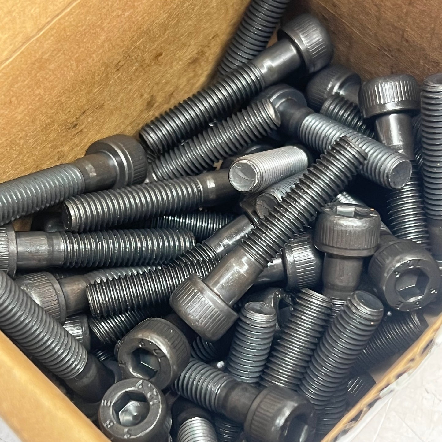 SBE VARVIT (50 PACK) Socket Head Cap Screws 912' 12.9m 8X40 Blk 09121208040PK050