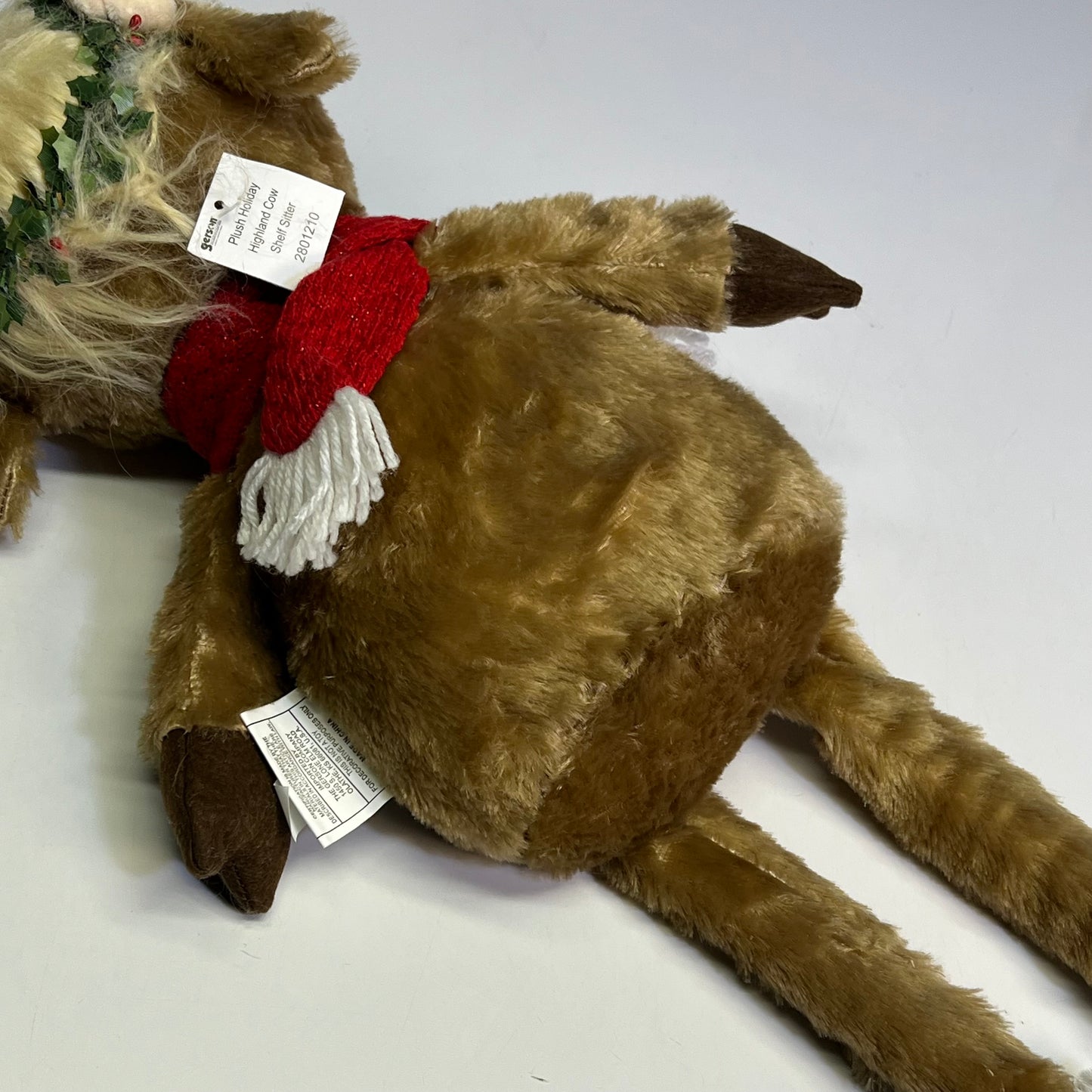 GERSON Plush Holiday Highland Cow Shelf Sitter 24" Light Brown 2801210