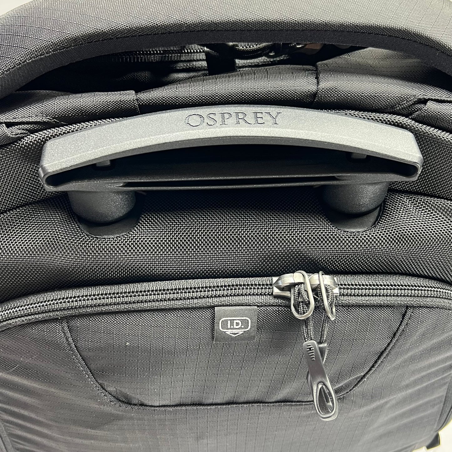 OSPREY Sojourn Shuttle Bag Rolling Duffel Tough Handle 45L Cap Black 10005387