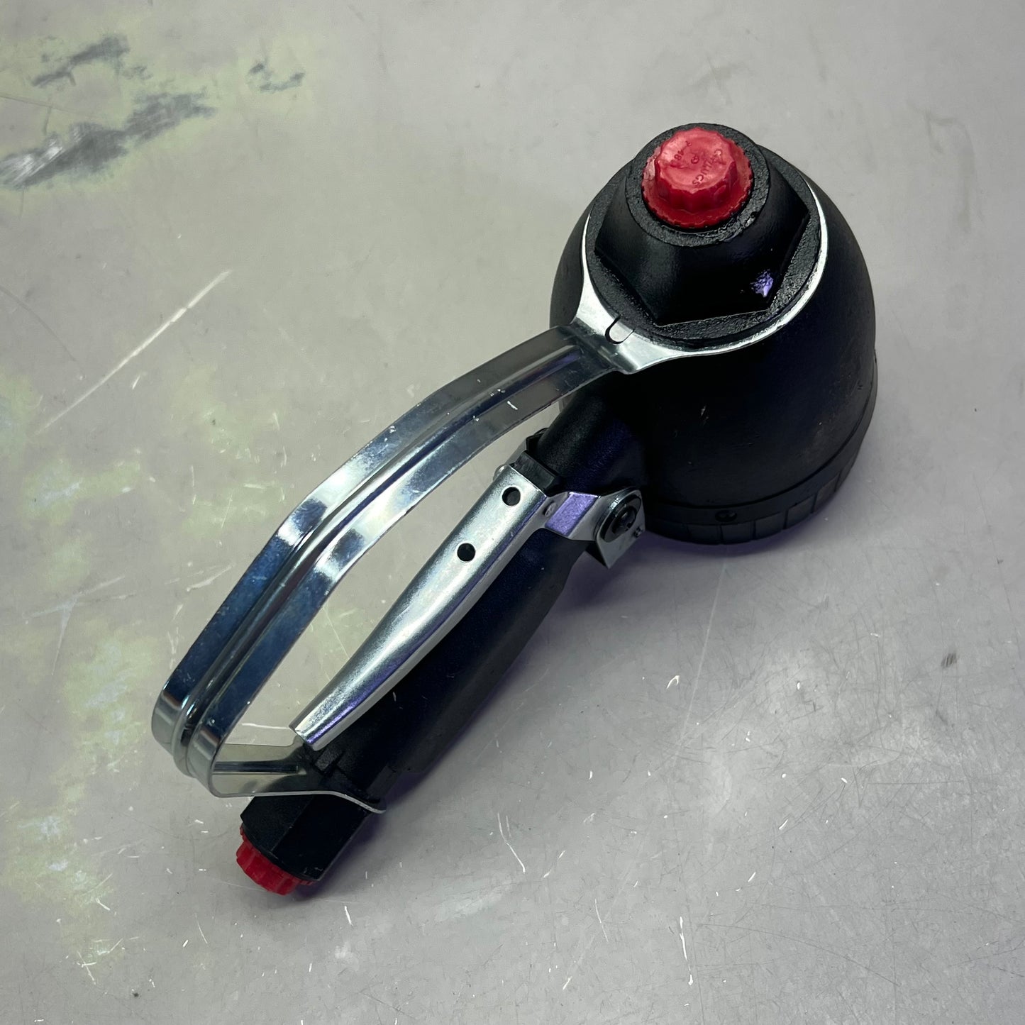 LINCOLN Mechanical Meter W/ 1,000 PSI/69 Bar Max Pressure 1/2" 3868 (Used)