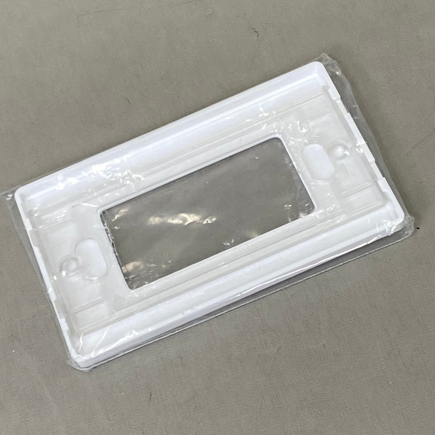 ELEGRP High Speed Duplex USB Receptacle 4.57"x1.93"x2.8" White R1615D42AC-WH