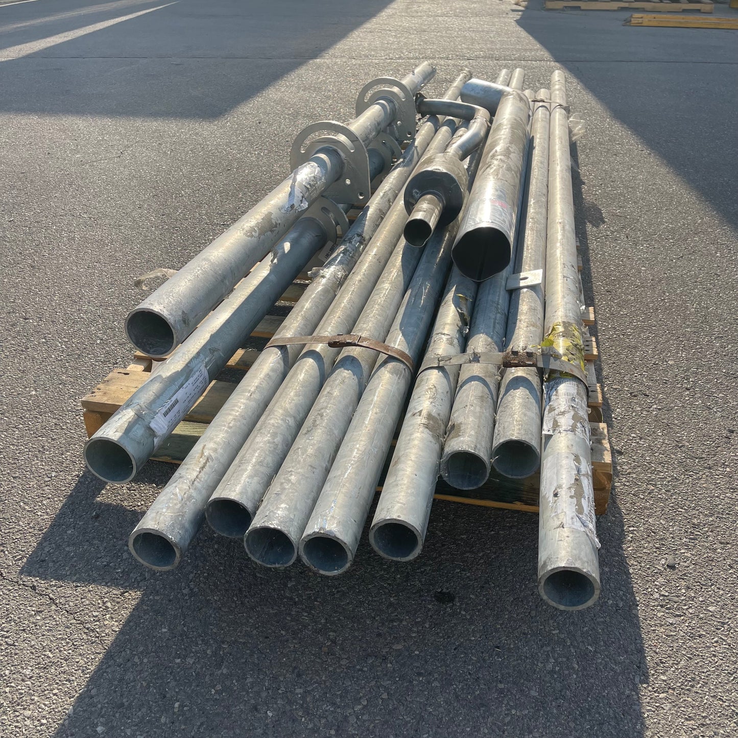 ZA@ Pallet of MIXED Galvanized Steel Pipes 157”x3” (AS-IS)