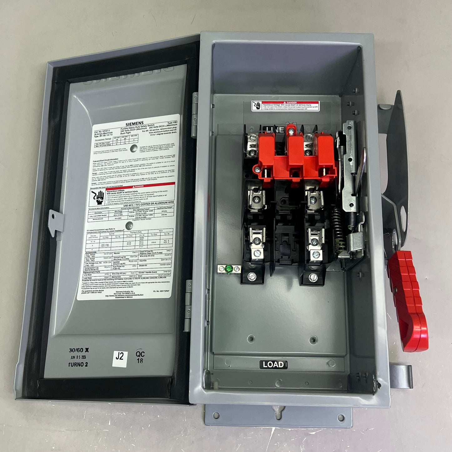 SIEMENS Low Voltage Circuit Protection Heavy Duty Safety Switch 2 Pole HF221J