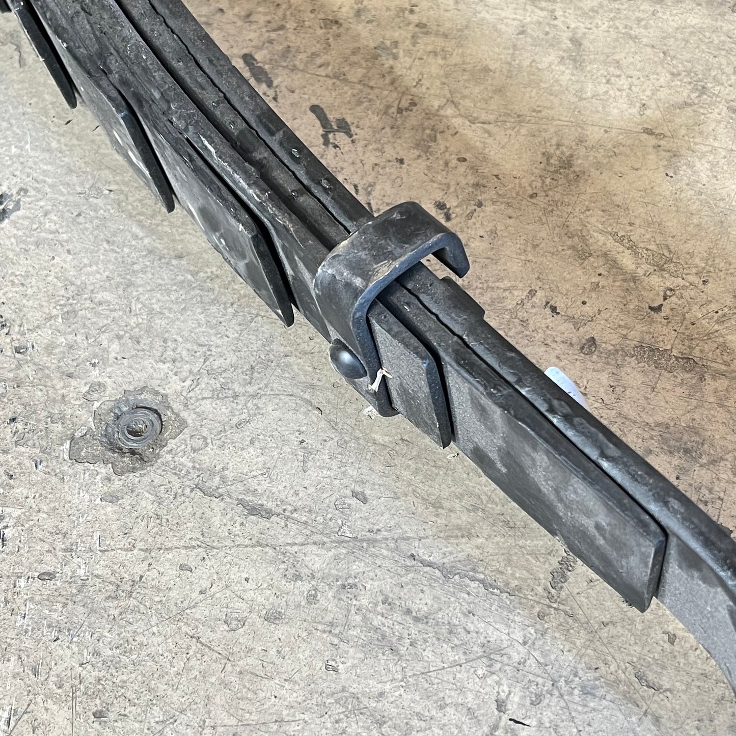 STANLEY SPRINGS Freightliner Multi-leaf Spring 4" Arch 3"W 28" L Black 46-1277
