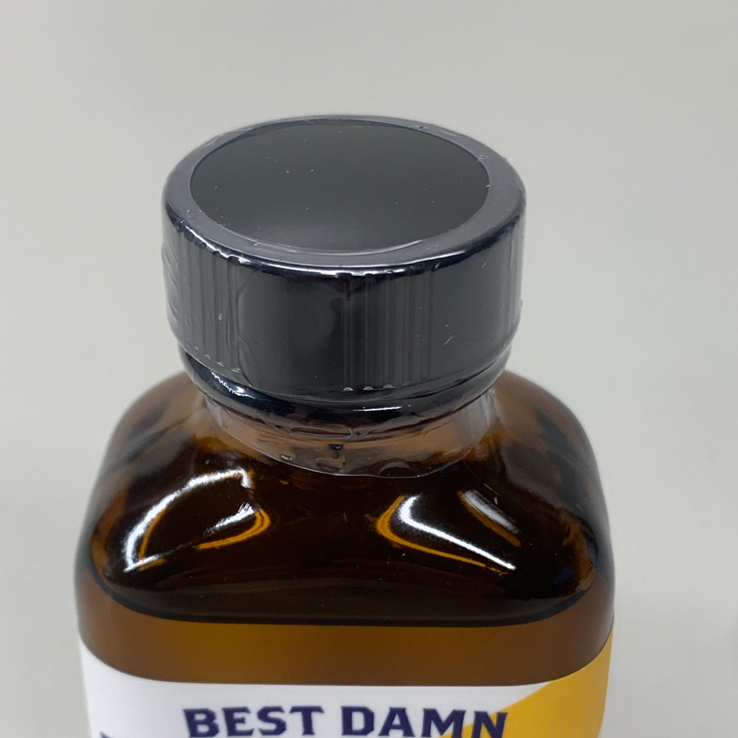 DUKE CANNON Best Damn Beard Oil Natural Ingredients Redwood Scent 3oz