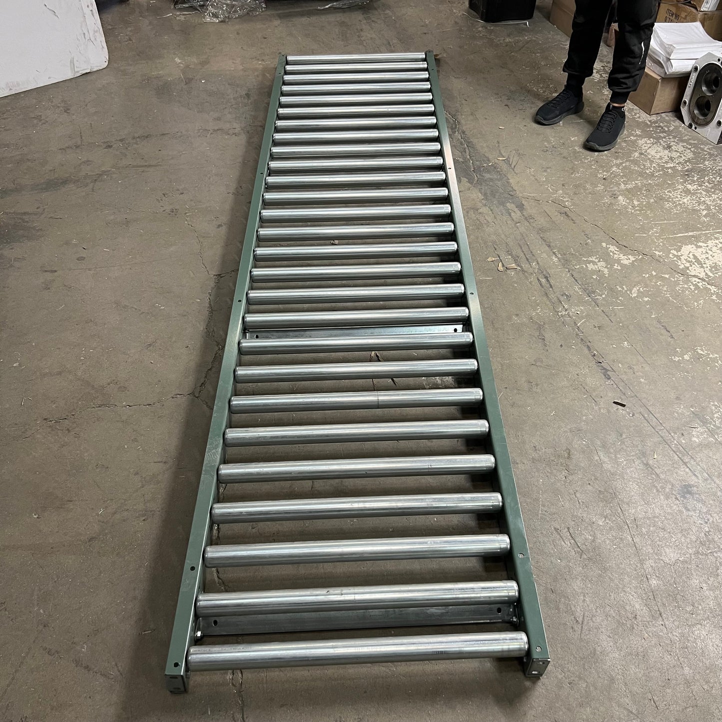 HYTROL Heavy-Duty Conveyor Roller 30" x 10' 16LE16