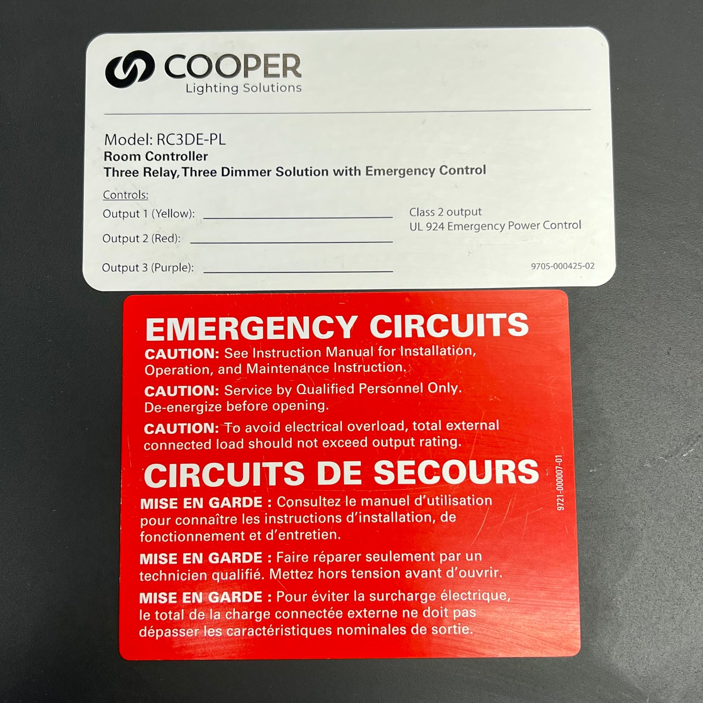 COOPER LIGHTING Room Controller 3 Dimmer Solution W/ Emergency Control RC3DE-PL