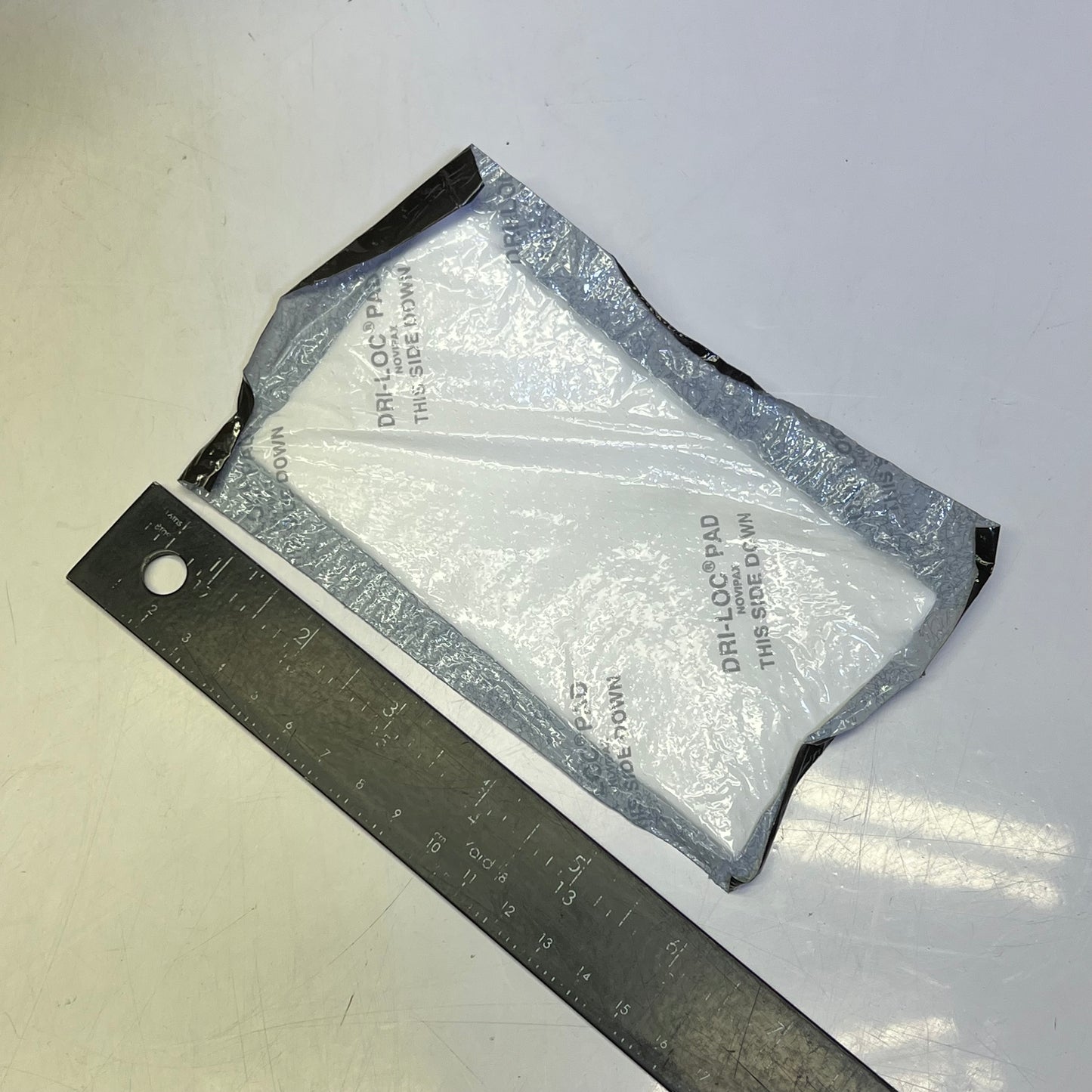 ZA@ NOVIPAX High-performance FDA Compliant Absorbent Pads for Food Packing